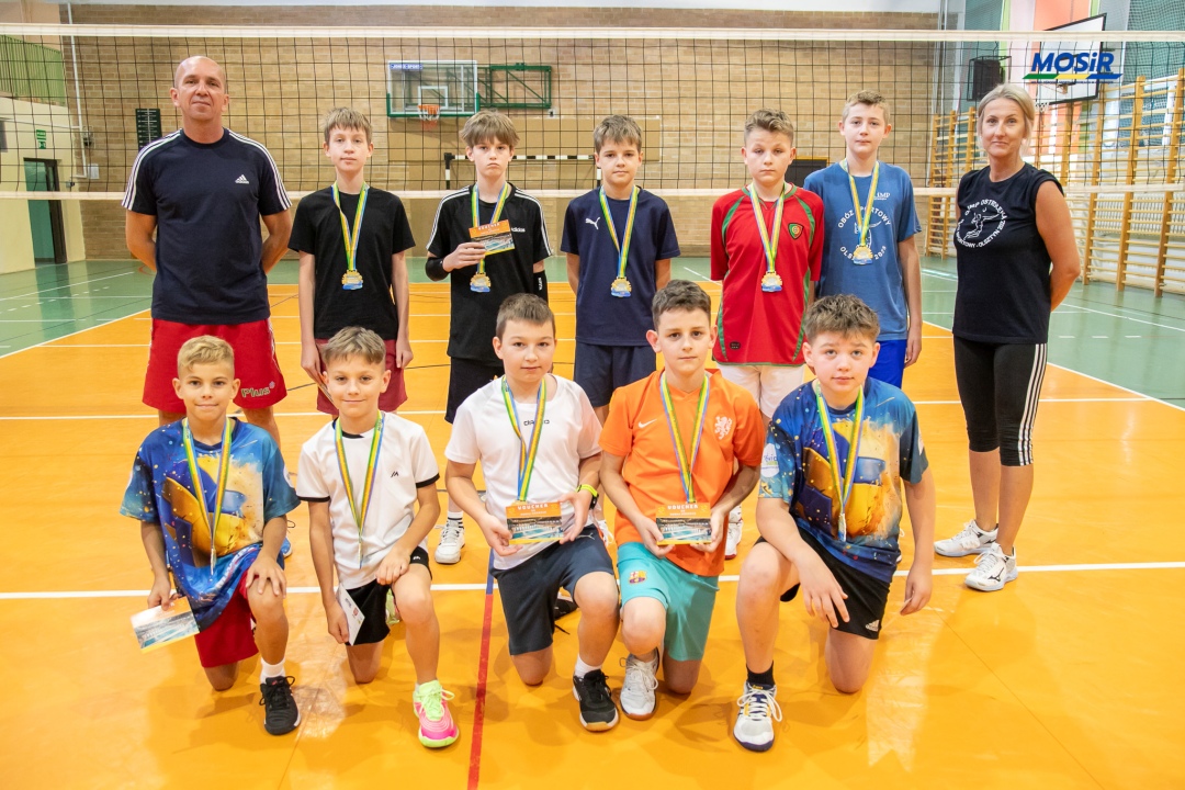 Wakacyjne treningi siatkówki - fot. MOSIR Ostrołęka  - zdjęcie #15 - eOstroleka.pl