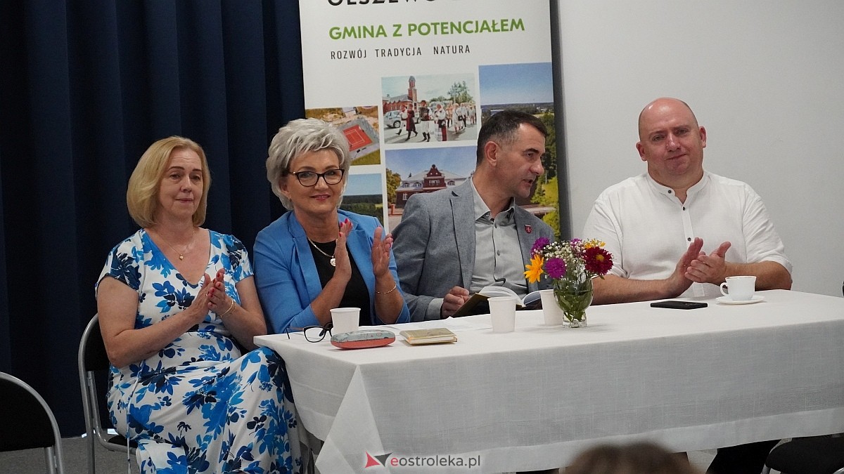 Narodowe Czytanie w Olszewie-Borkach [06.09.2025] - zdjęcie #9 - eOstroleka.pl