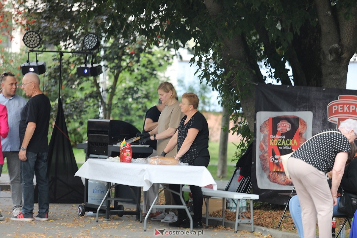 Potańcówka na pożegnanie lata na osiedlu Dzieci Polskich [06.09.2025] - zdjęcie #70 - eOstroleka.pl