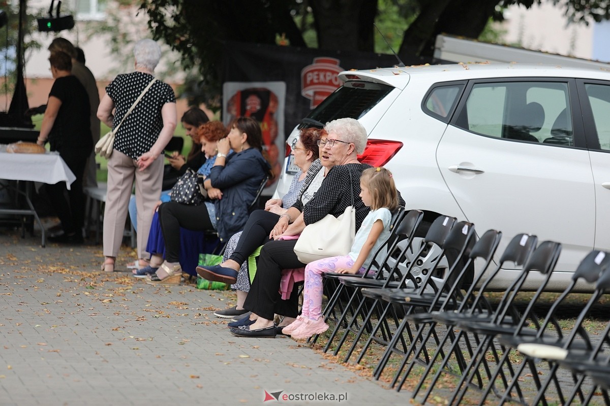 Potańcówka na pożegnanie lata na osiedlu Dzieci Polskich [06.09.2025] - zdjęcie #66 - eOstroleka.pl
