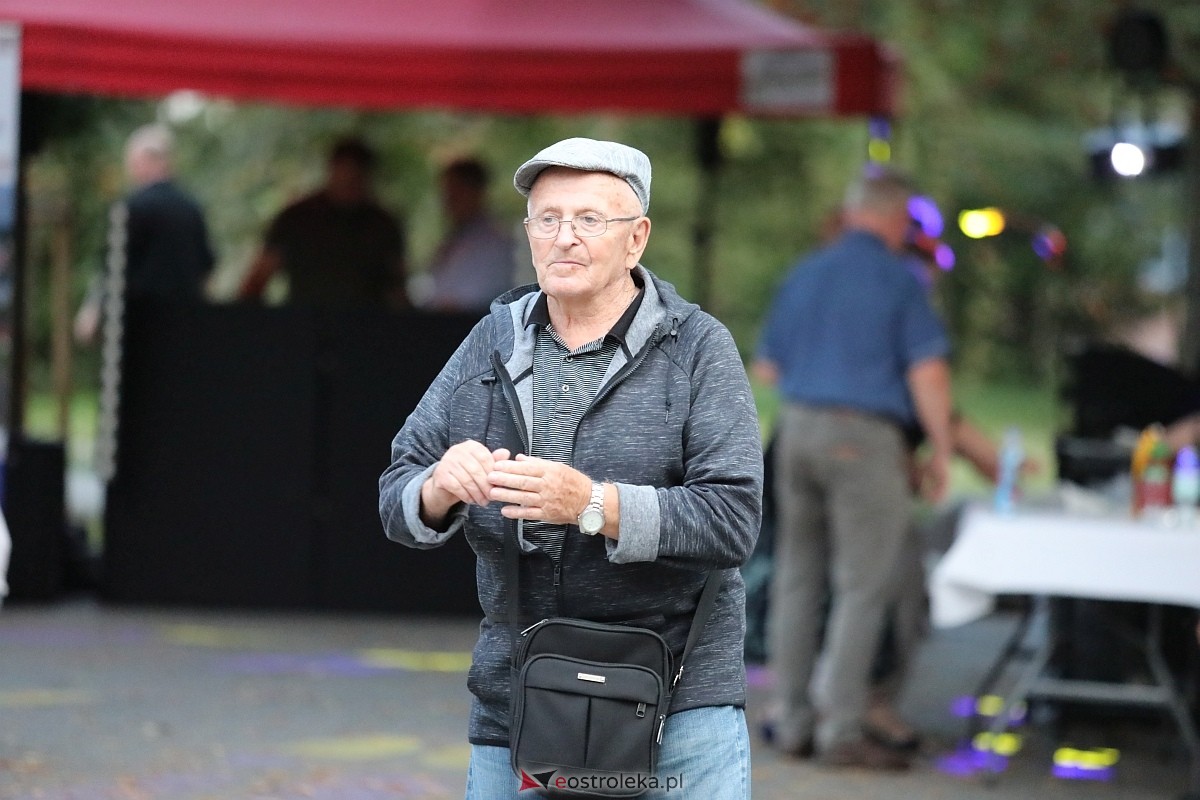 Potańcówka na pożegnanie lata na osiedlu Dzieci Polskich [06.09.2025] - zdjęcie #47 - eOstroleka.pl