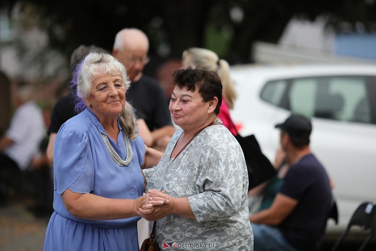 Potańcówka na pożegnanie lata na osiedlu Dzieci Polskich [06.09.2025] - zdjęcie #42 - eOstroleka.pl