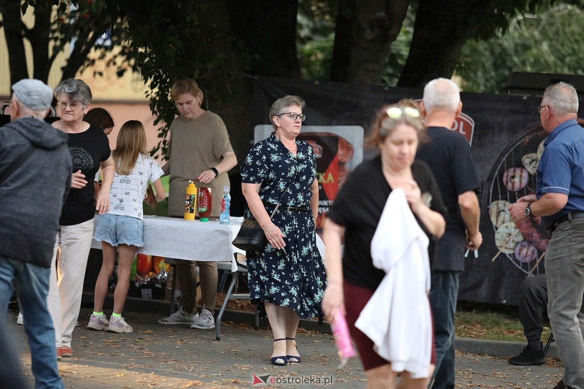 Potańcówka na pożegnanie lata na osiedlu Dzieci Polskich [06.09.2025] - zdjęcie #28 - eOstroleka.pl