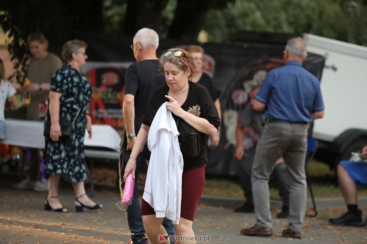 Potańcówka na pożegnanie lata na osiedlu Dzieci Polskich [06.09.2025] - zdjęcie #26 - eOstroleka.pl