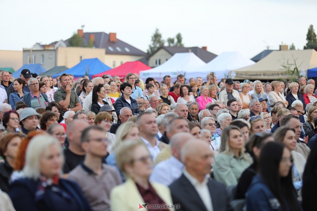 Koncert zespołu Mazowsze w Olszewie-Borkach [07.09.2025] - zdjęcie #15 - eOstroleka.pl
