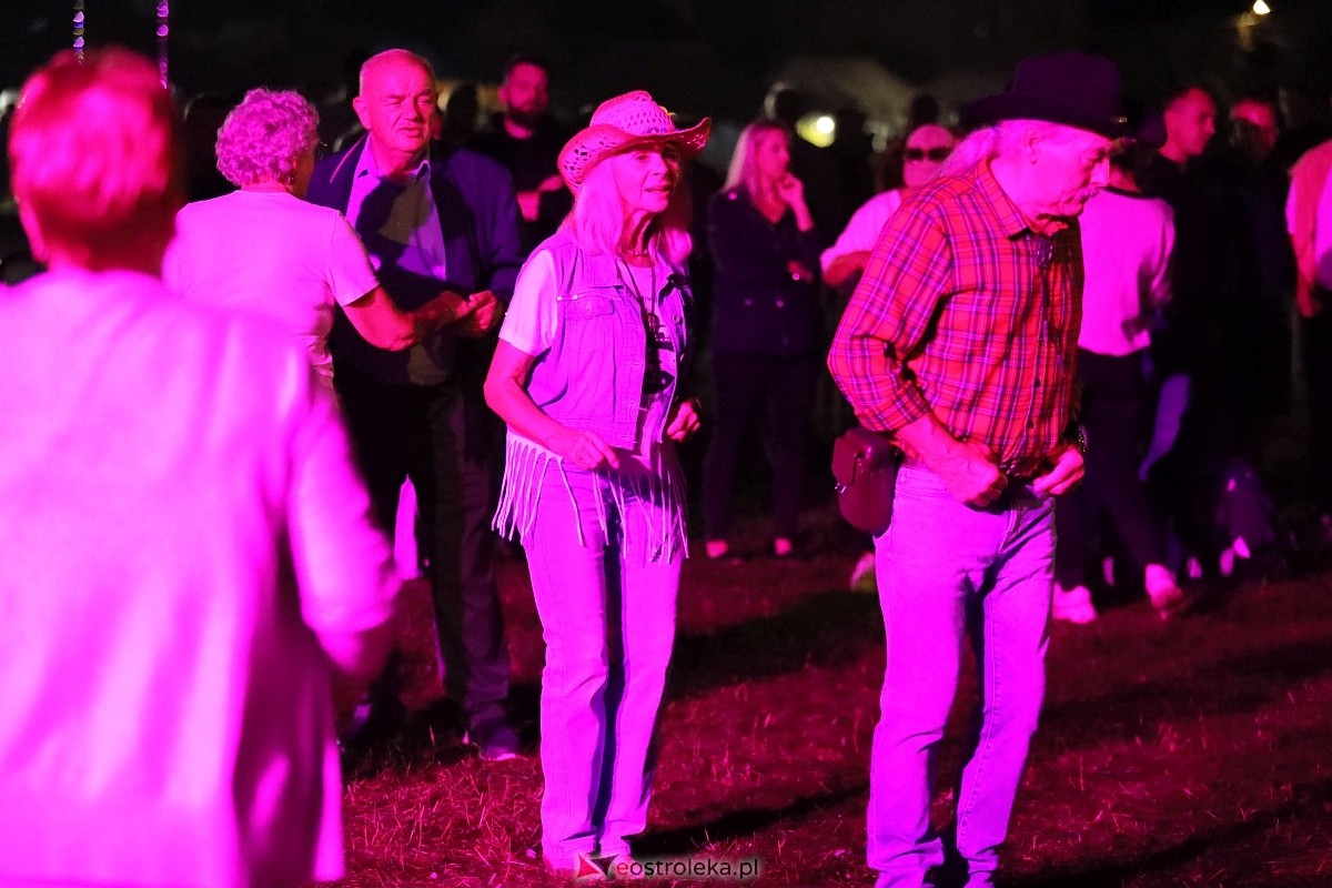 Koncertowa część dożynek w Olszewie-Borkach [07.09.2025] - zdjęcie #78 - eOstroleka.pl