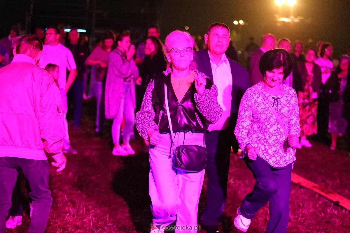 Koncertowa część dożynek w Olszewie-Borkach [07.09.2025] - zdjęcie #74 - eOstroleka.pl