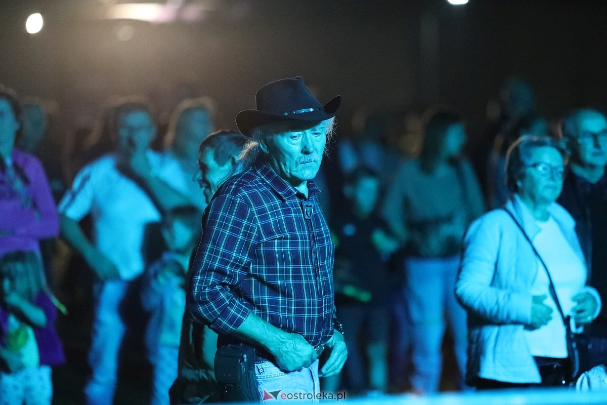 Koncertowa część dożynek w Olszewie-Borkach [07.09.2025] - zdjęcie #55 - eOstroleka.pl