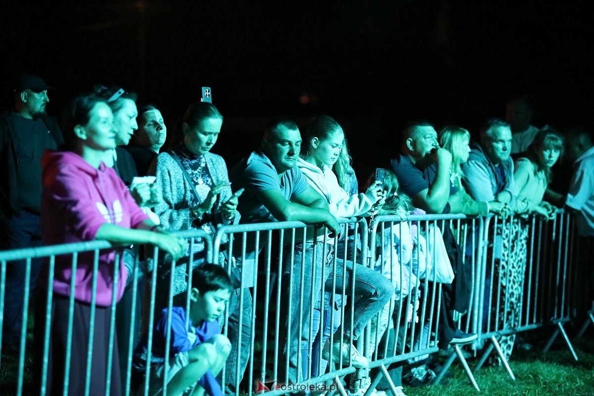Koncertowa część dożynek w Olszewie-Borkach [07.09.2025] - zdjęcie #38 - eOstroleka.pl
