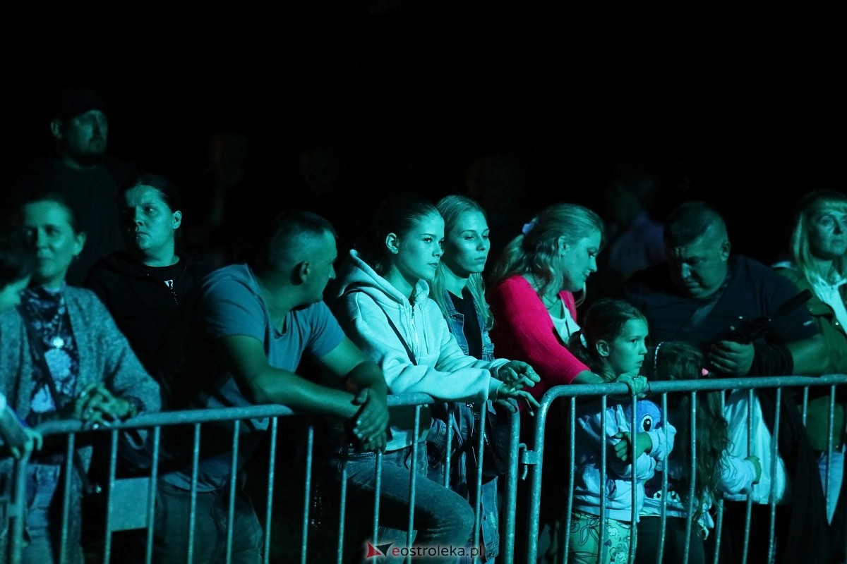 Koncertowa część dożynek w Olszewie-Borkach [07.09.2025] - zdjęcie #19 - eOstroleka.pl