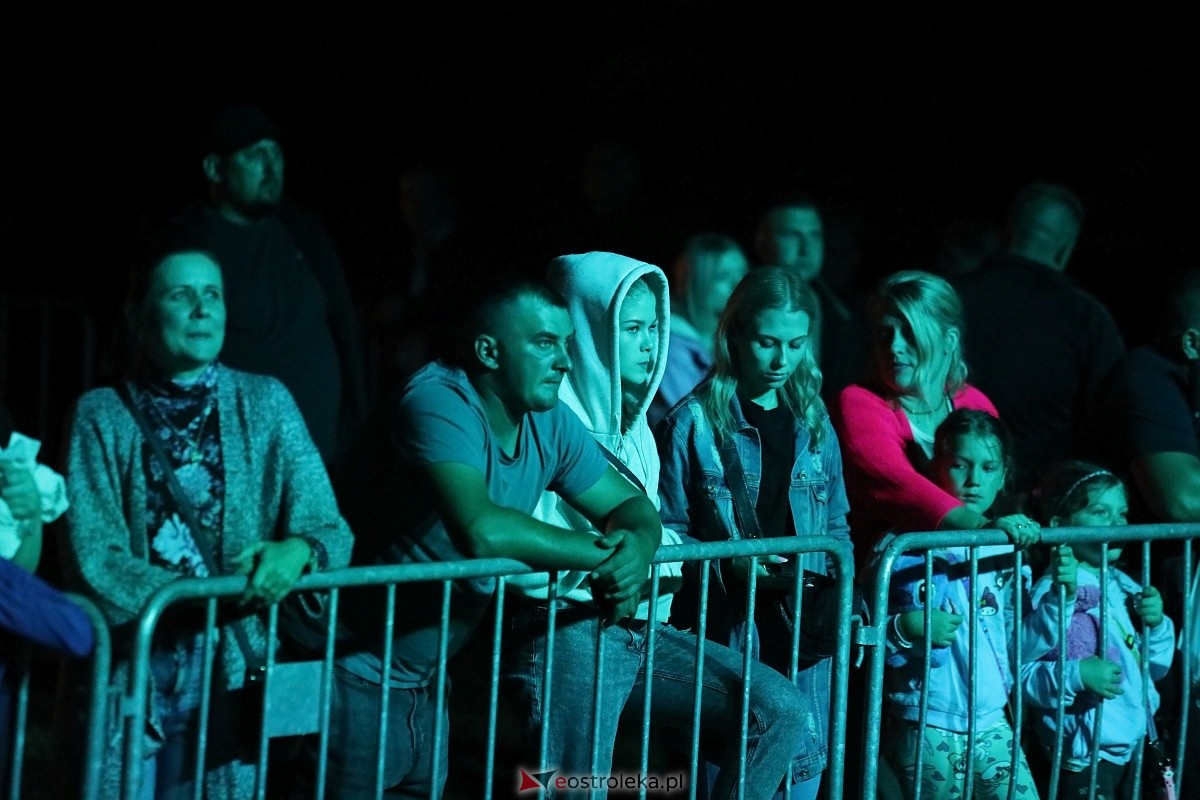 Koncertowa część dożynek w Olszewie-Borkach [07.09.2025] - zdjęcie #4 - eOstroleka.pl