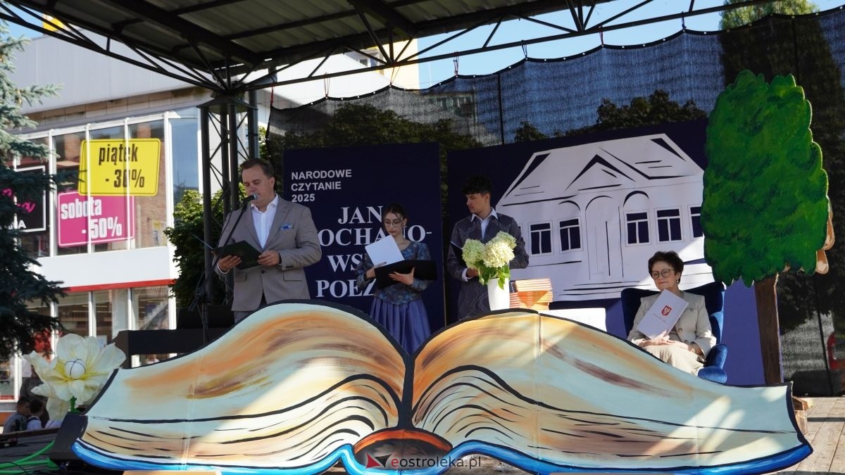 Narodowe czytanie w Ostrołęce [08.09.2025] - zdjęcie #31 - eOstroleka.pl