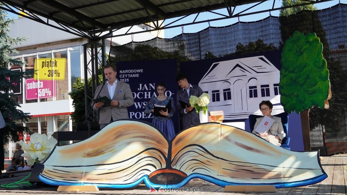 Narodowe czytanie w Ostrołęce [08.09.2025] - zdjęcie #30 - eOstroleka.pl