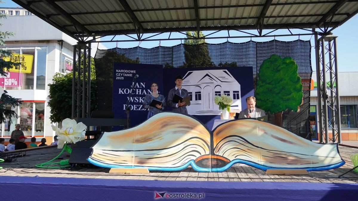 Narodowe czytanie w Ostrołęce [08.09.2025] - zdjęcie #18 - eOstroleka.pl