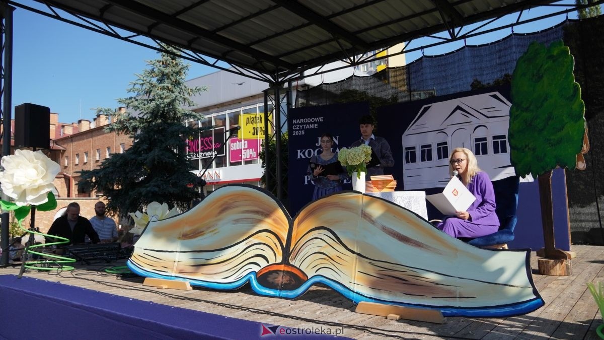 Narodowe czytanie w Ostrołęce [08.09.2025] - zdjęcie #13 - eOstroleka.pl
