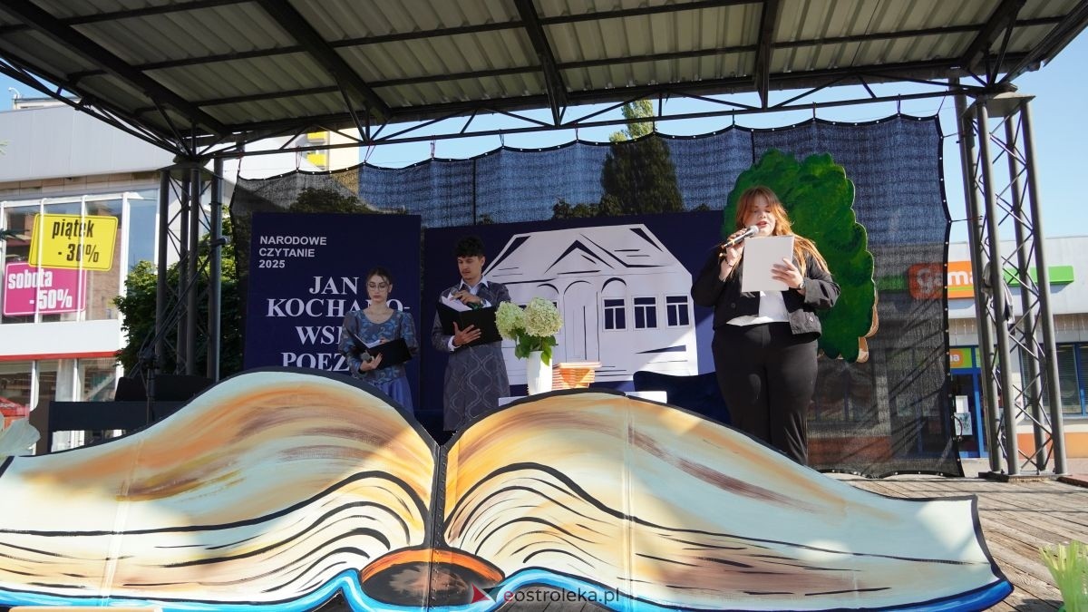 Narodowe czytanie w Ostrołęce [08.09.2025] - zdjęcie #9 - eOstroleka.pl
