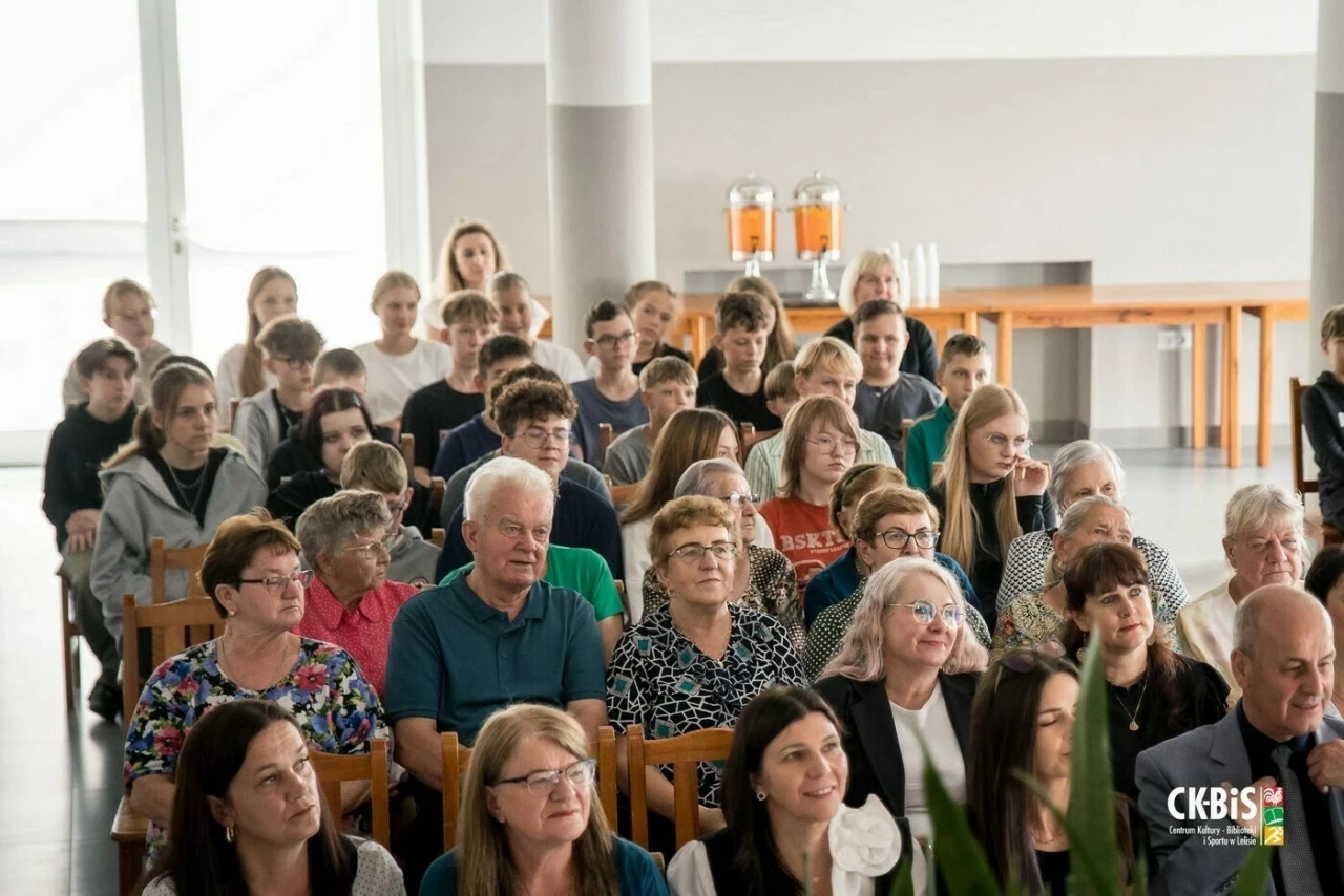 Narodowe Czytanie 2025 w Lelisie [4.09.2025] - zdjęcie #18 - eOstroleka.pl