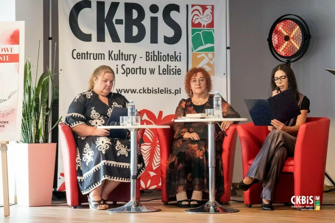 Narodowe Czytanie 2025 w Lelisie [4.09.2025] - zdjęcie #12 - eOstroleka.pl