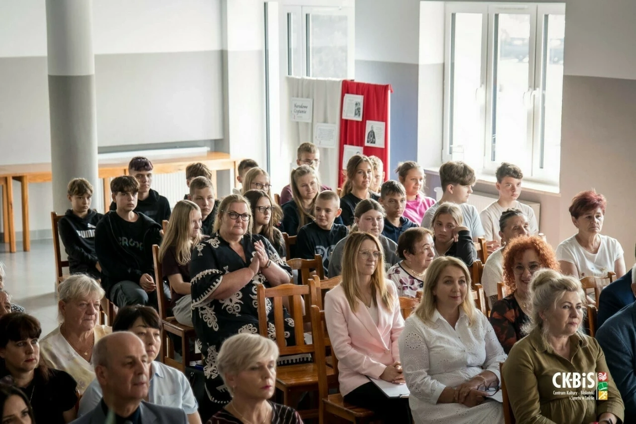 Narodowe Czytanie 2025 w Lelisie [4.09.2025] - zdjęcie #7 - eOstroleka.pl