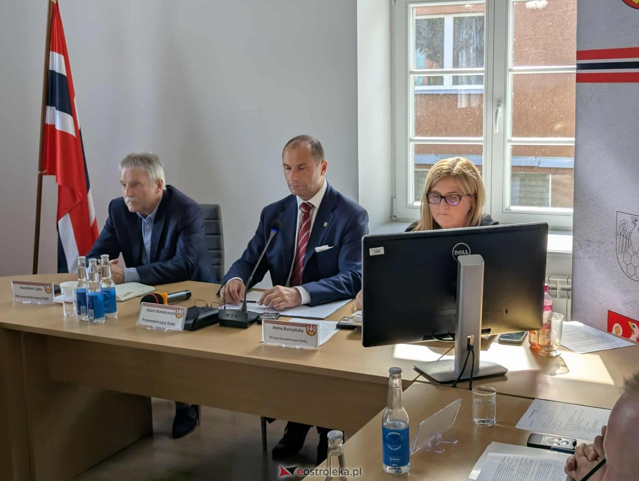 Sesja Rady Powiatu Ostrołęckiego [10.09.2025] - zdjęcie #17 - eOstroleka.pl