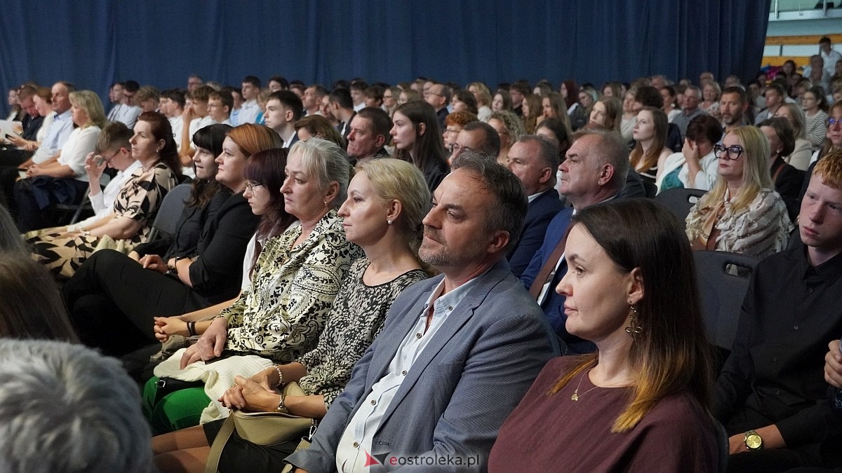 Samorządowa Gala Uczniowska 2025 [11.09.2025] - zdjęcie #60 - eOstroleka.pl