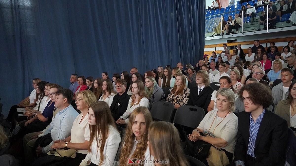 Samorządowa Gala Uczniowska 2025 [11.09.2025] - zdjęcie #19 - eOstroleka.pl