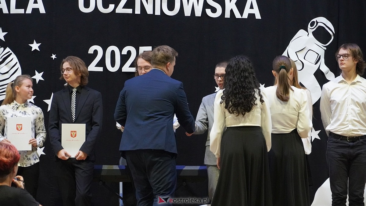 Samorządowa Gala Uczniowska 2025 [11.09.2025] - zdjęcie #17 - eOstroleka.pl