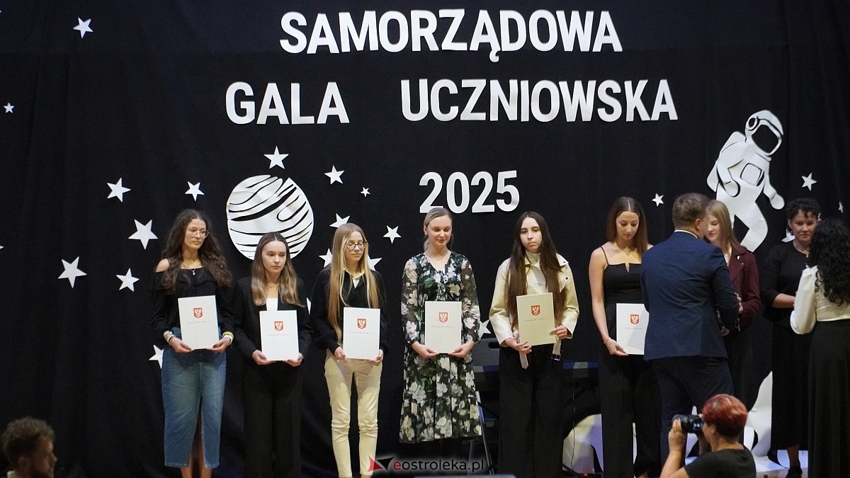Samorządowa Gala Uczniowska 2025 [11.09.2025] - zdjęcie #4 - eOstroleka.pl