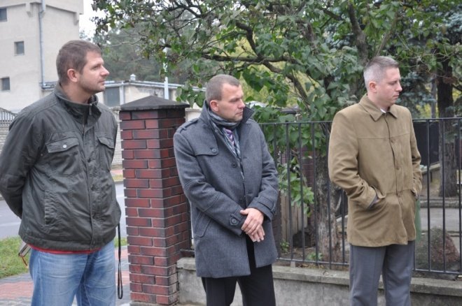 Odebrano ulicę Obrońców i Waleczenych (19.X.2011) - zdjęcie #20 - eOstroleka.pl