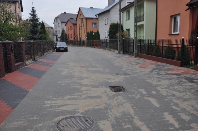 Odebrano ulicę Obrońców i Waleczenych (19.X.2011) - zdjęcie #14 - eOstroleka.pl