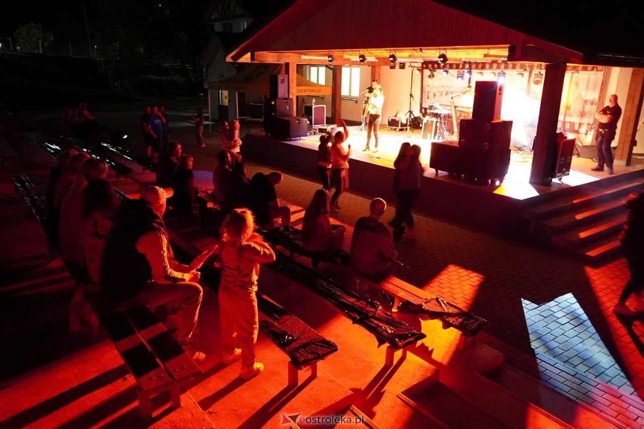 Zabawa pod gwiazdami z zespołem Everest w Baranowie [13.09.2025] - zdjęcie #25 - eOstroleka.pl