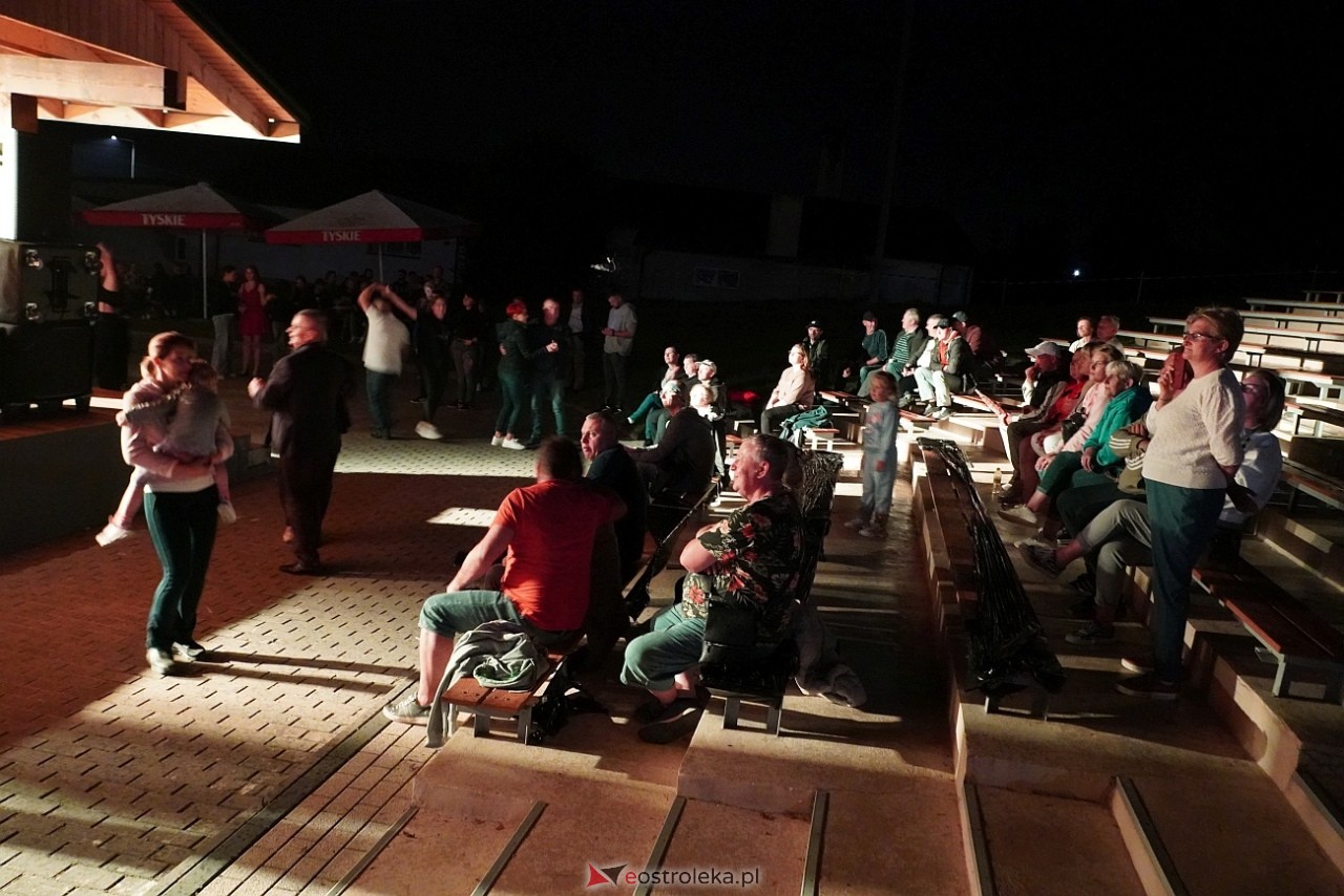 Zabawa pod gwiazdami z zespołem Everest w Baranowie [13.09.2025] - zdjęcie #7 - eOstroleka.pl