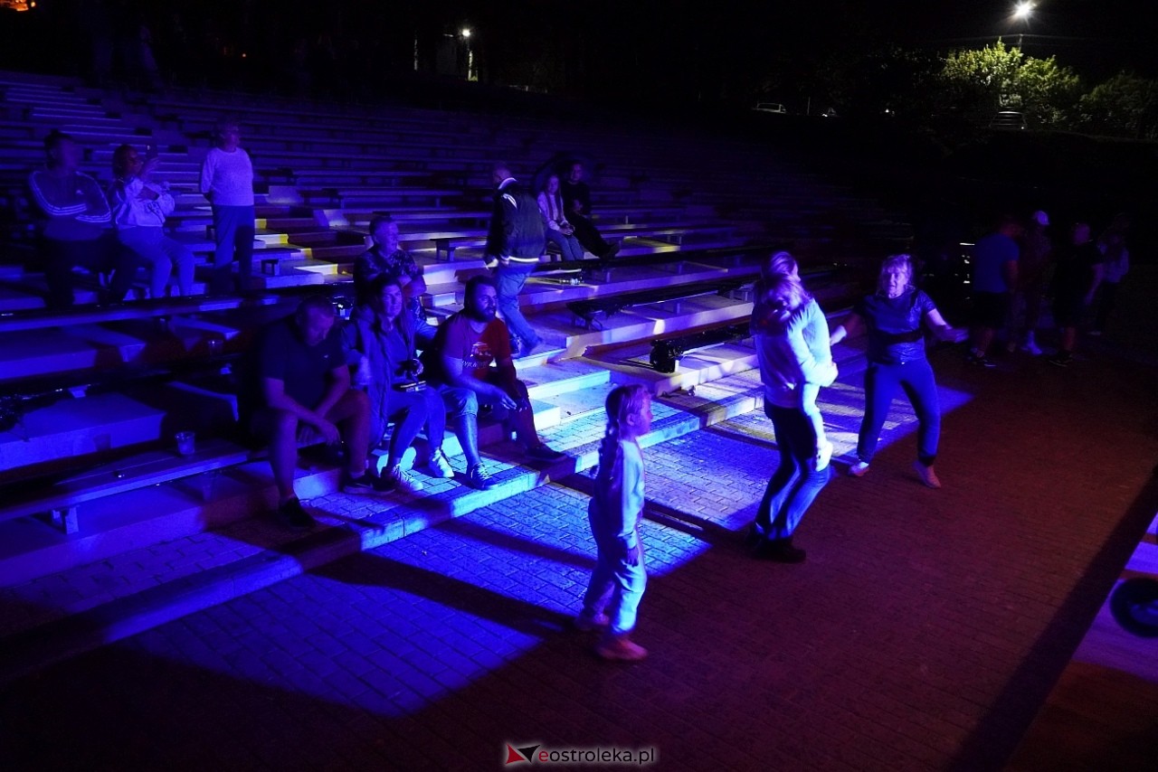 Zabawa pod gwiazdami z zespołem Everest w Baranowie [13.09.2025] - zdjęcie #6 - eOstroleka.pl