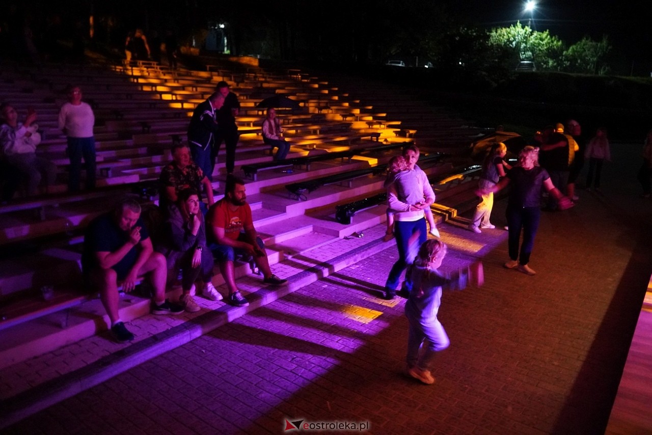 Zabawa pod gwiazdami z zespołem Everest w Baranowie [13.09.2025] - zdjęcie #3 - eOstroleka.pl