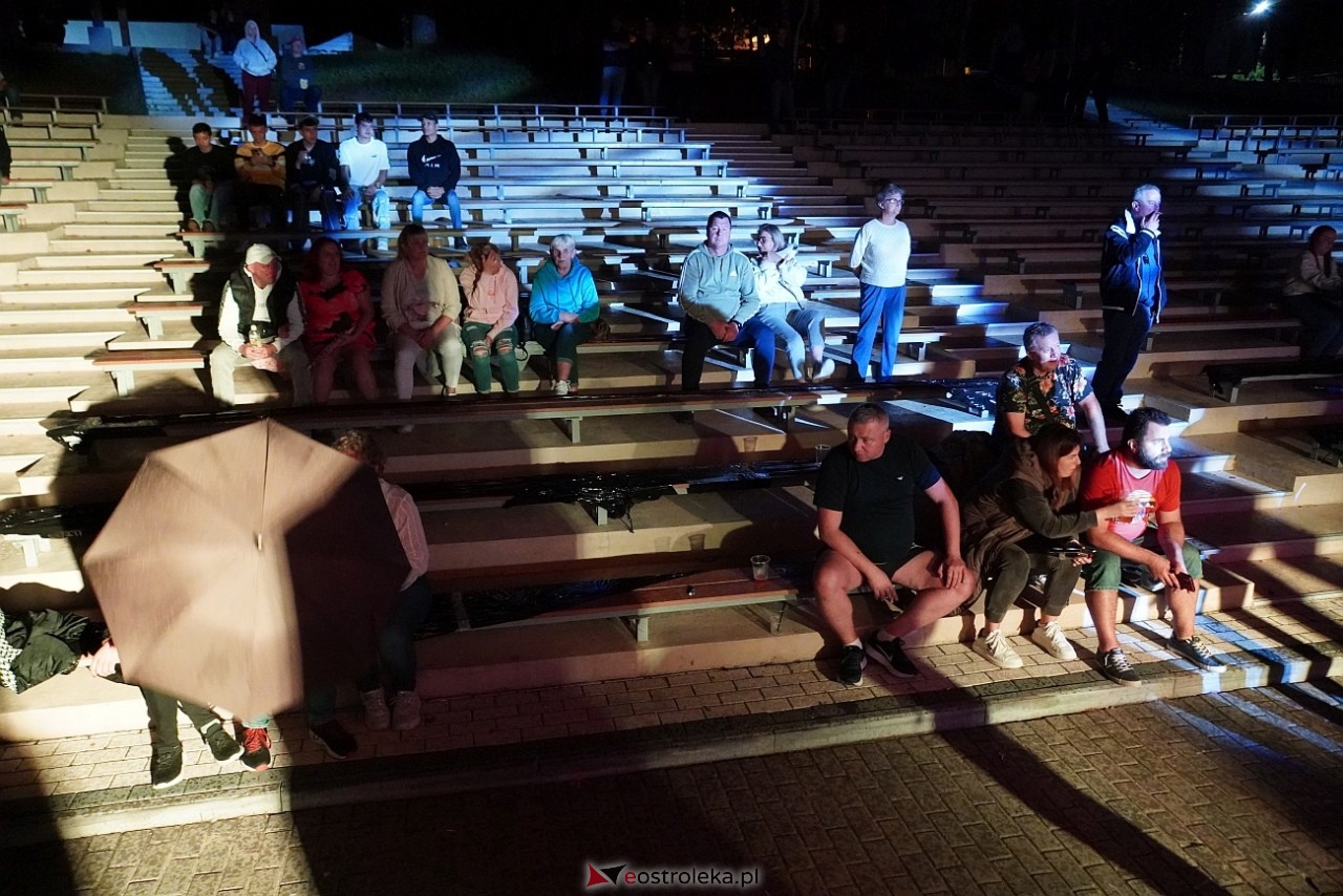 Zabawa pod gwiazdami z zespołem Everest w Baranowie [13.09.2025] - zdjęcie #1 - eOstroleka.pl