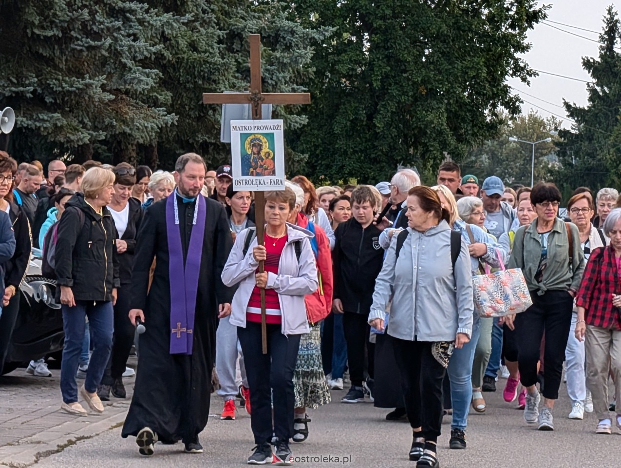 Pielgrzymi wyruszyli do Dąbrówki- 18 km modlitwy i tradycji![14.09.2025] - zdjęcie #7 - eOstroleka.pl
