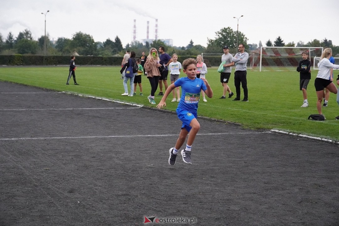Półmaraton Kurpiowskie 2025: Mini Maraton dla Dzieci i Młodzieży [14.09.2025] - zdjęcie #173 - eOstroleka.pl