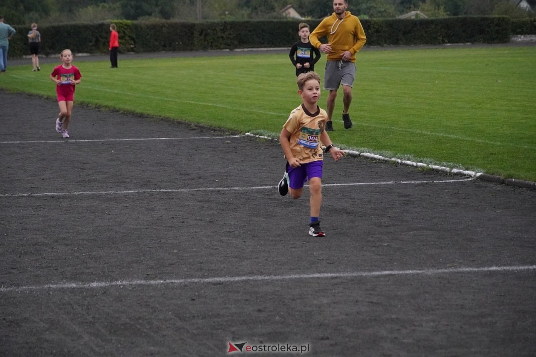 Półmaraton Kurpiowskie 2025: Mini Maraton dla Dzieci i Młodzieży [14.09.2025] - zdjęcie #167 - eOstroleka.pl