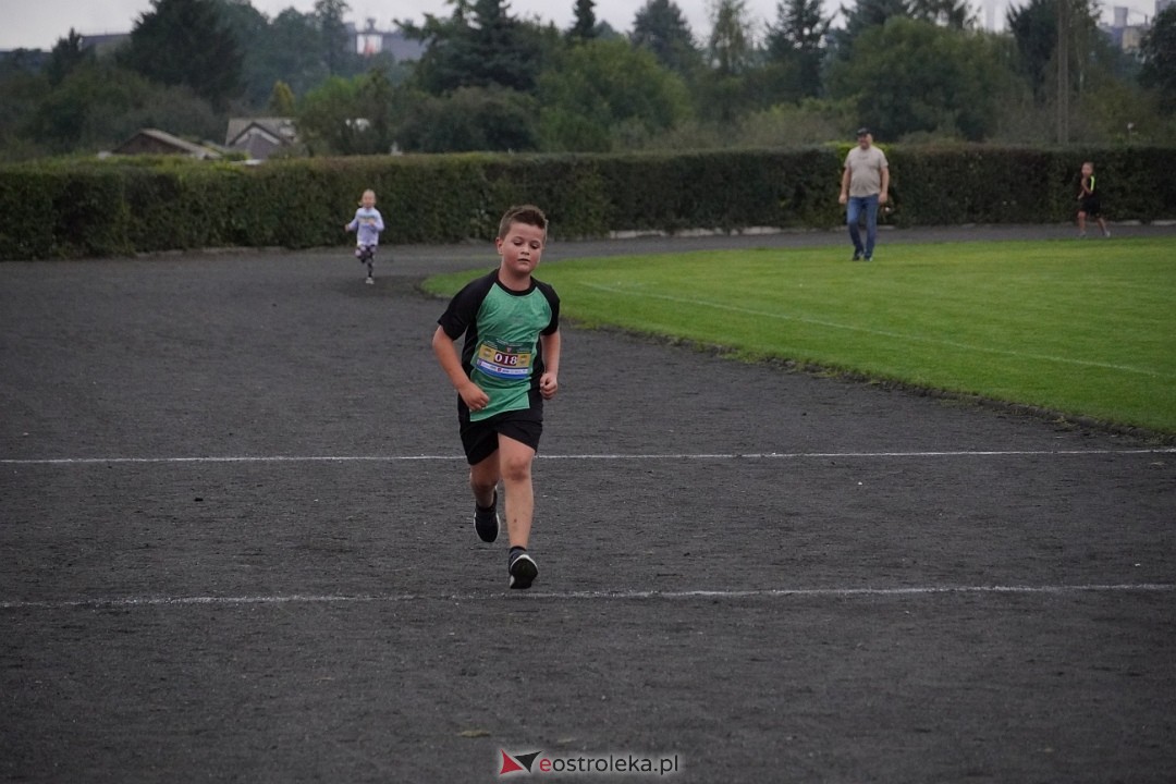 Półmaraton Kurpiowskie 2025: Mini Maraton dla Dzieci i Młodzieży [14.09.2025] - zdjęcie #163 - eOstroleka.pl