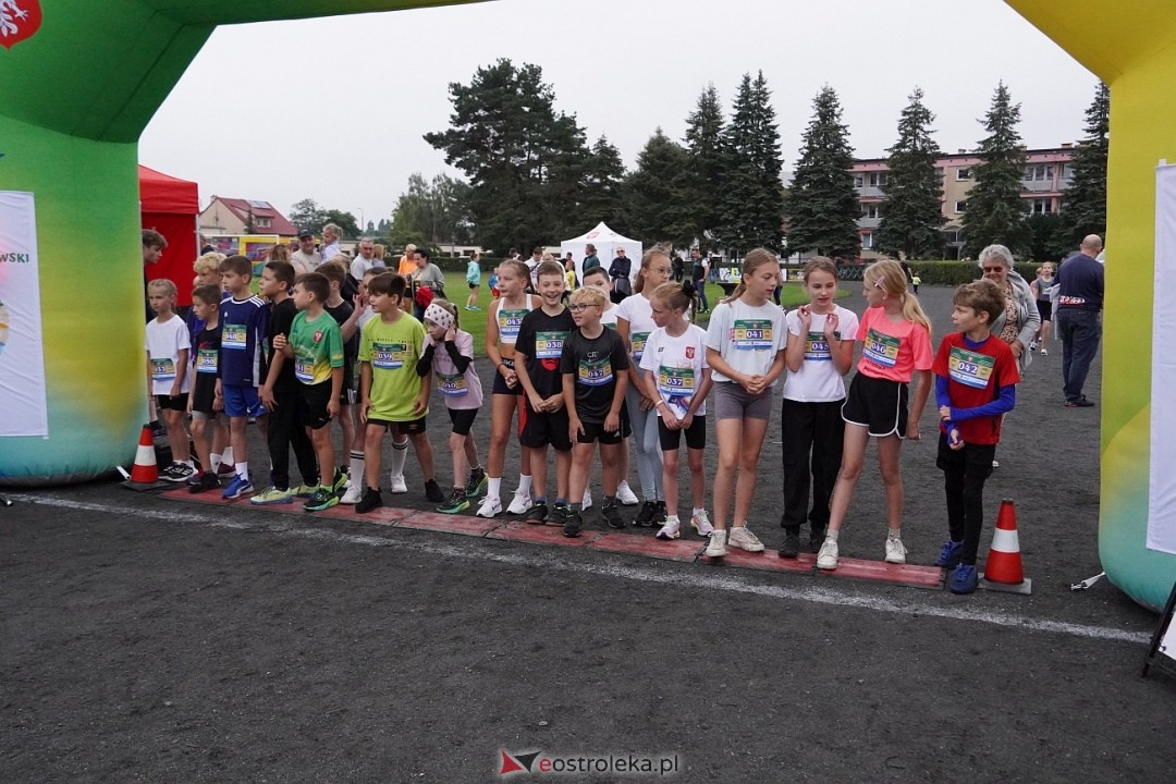 Półmaraton Kurpiowskie 2025: Mini Maraton dla Dzieci i Młodzieży [14.09.2025] - zdjęcie #159 - eOstroleka.pl