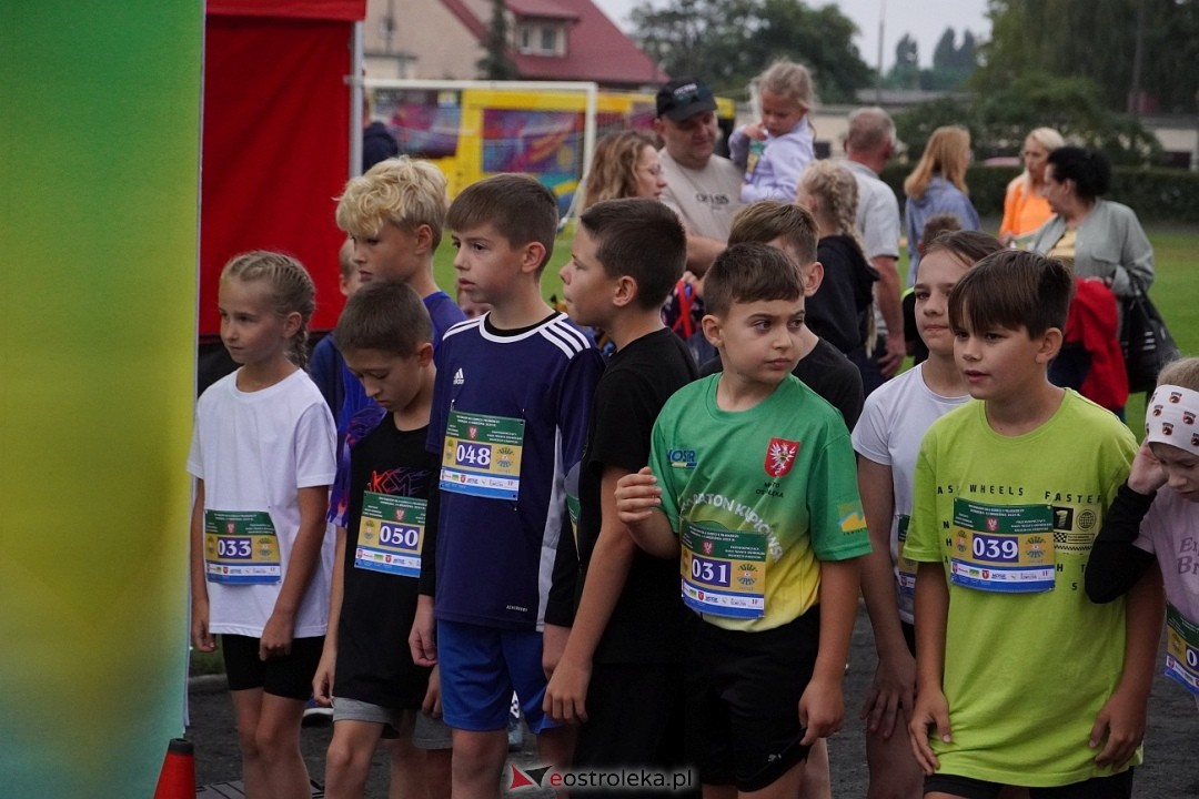 Półmaraton Kurpiowskie 2025: Mini Maraton dla Dzieci i Młodzieży [14.09.2025] - zdjęcie #158 - eOstroleka.pl