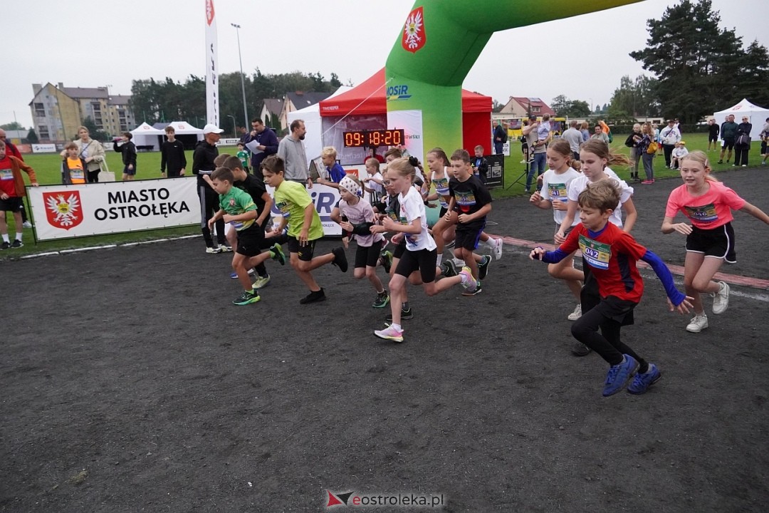 Półmaraton Kurpiowskie 2025: Mini Maraton dla Dzieci i Młodzieży [14.09.2025] - zdjęcie #150 - eOstroleka.pl