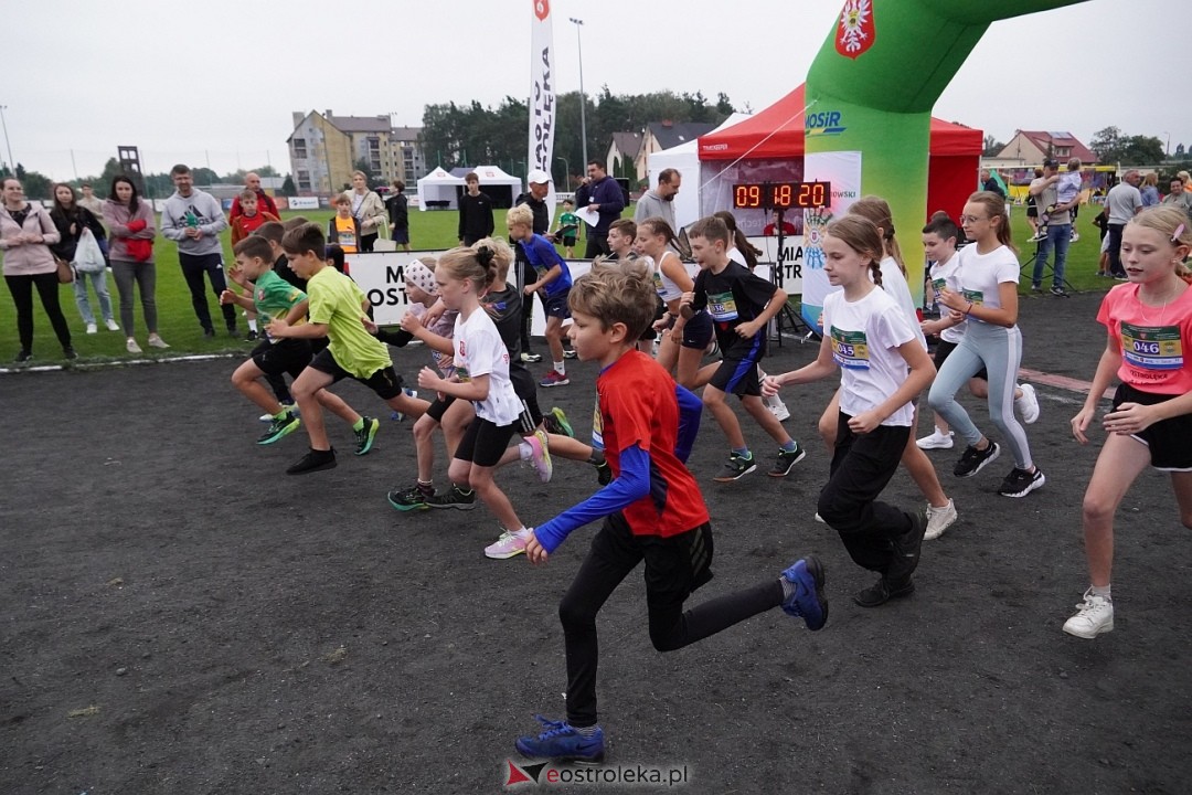 Półmaraton Kurpiowskie 2025: Mini Maraton dla Dzieci i Młodzieży [14.09.2025] - zdjęcie #149 - eOstroleka.pl
