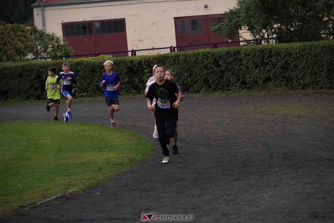 Półmaraton Kurpiowskie 2025: Mini Maraton dla Dzieci i Młodzieży [14.09.2025] - zdjęcie #147 - eOstroleka.pl
