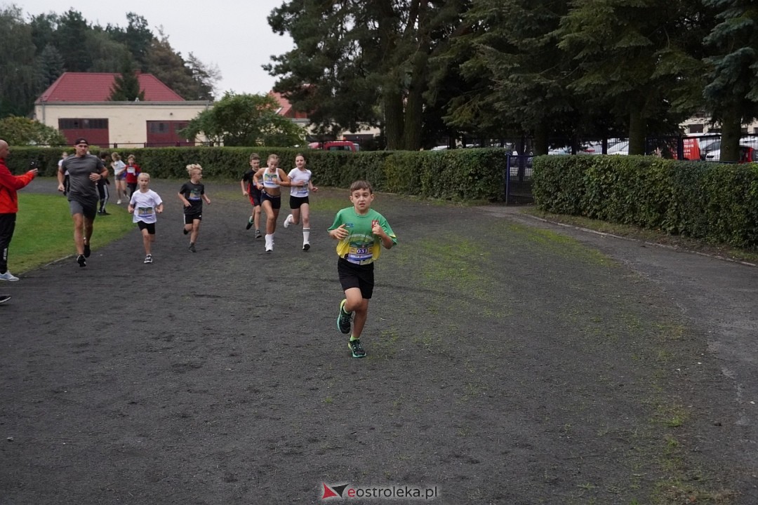 Półmaraton Kurpiowskie 2025: Mini Maraton dla Dzieci i Młodzieży [14.09.2025] - zdjęcie #138 - eOstroleka.pl