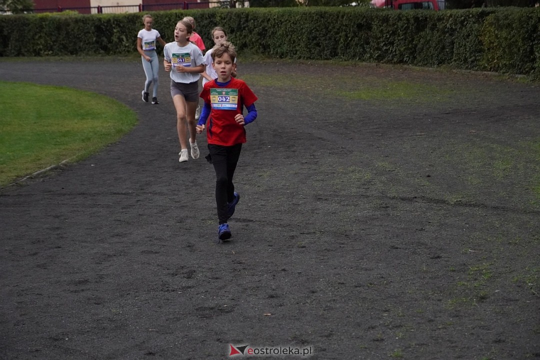 Półmaraton Kurpiowskie 2025: Mini Maraton dla Dzieci i Młodzieży [14.09.2025] - zdjęcie #132 - eOstroleka.pl