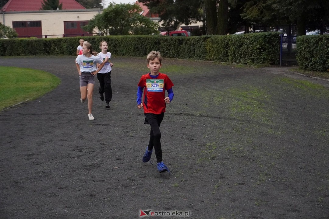 Półmaraton Kurpiowskie 2025: Mini Maraton dla Dzieci i Młodzieży [14.09.2025] - zdjęcie #130 - eOstroleka.pl