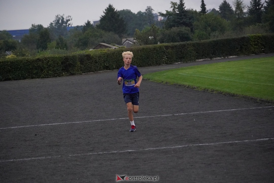 Półmaraton Kurpiowskie 2025: Mini Maraton dla Dzieci i Młodzieży [14.09.2025] - zdjęcie #124 - eOstroleka.pl