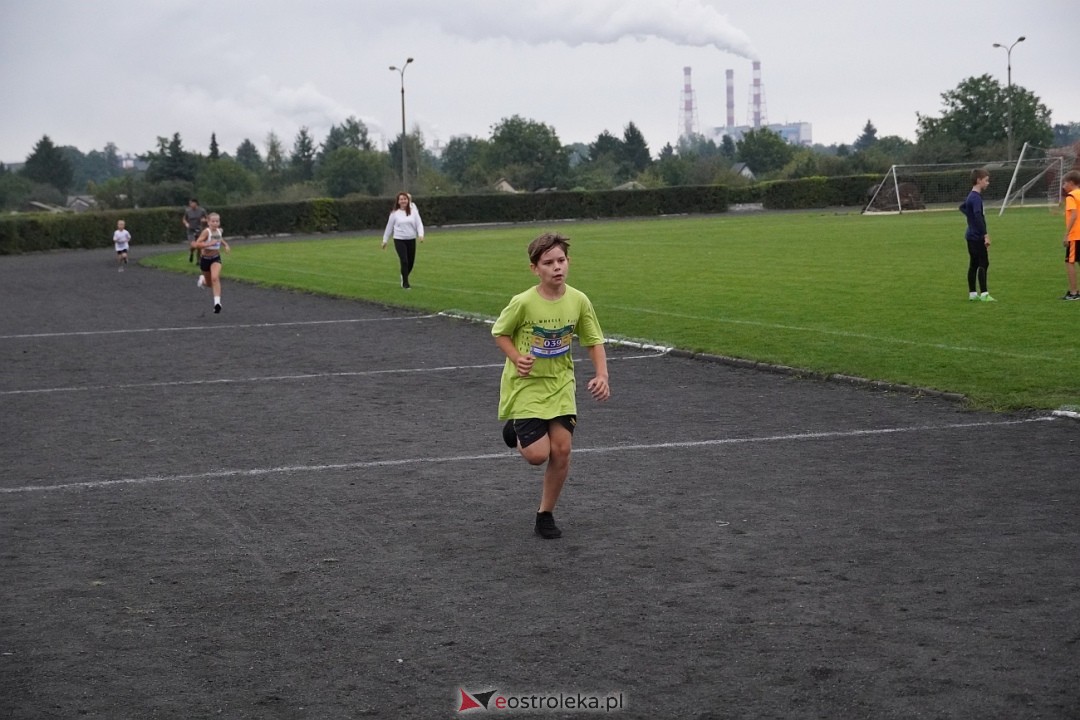 Półmaraton Kurpiowskie 2025: Mini Maraton dla Dzieci i Młodzieży [14.09.2025] - zdjęcie #104 - eOstroleka.pl