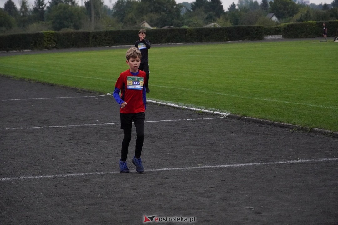 Półmaraton Kurpiowskie 2025: Mini Maraton dla Dzieci i Młodzieży [14.09.2025] - zdjęcie #94 - eOstroleka.pl